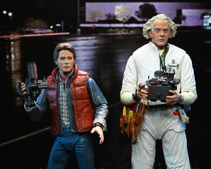 Figura NECA Volver al Futuro Doc Brown (Traje NBQ) Versión Ultimate