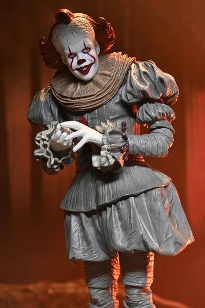 Figura NECA IT Welcome to Derry Pennywise Versión Ultimate