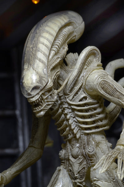 Figura NECA Alien Serie 7 Xenomorph Translucent Prototype Suit