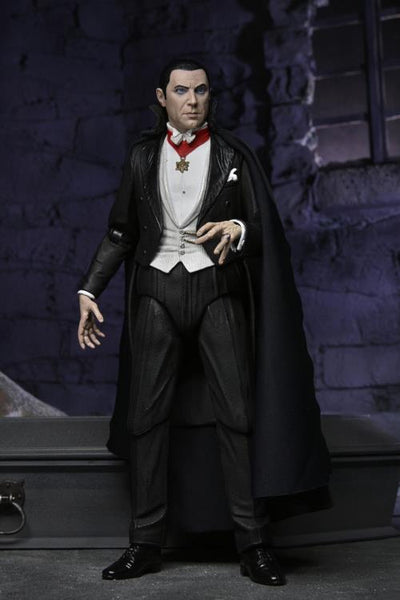 Figura NECA Universal Monsters Ultimate Dracula (Transylvania) Versión Ultimate