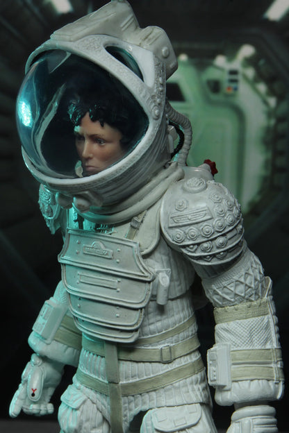 Figura NECA Alien Ellen Ripley (Compression Suit) Versión 40 Aniversario