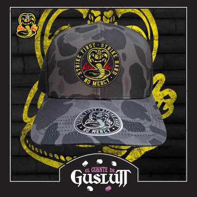 Gorra Cobra Kai Logo Camo Tipo Trucker Premium