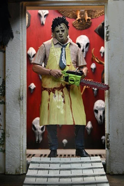 Figura NECA The Texas Chainsaw Massacre Leatherface Edición 50 Aniversario Versión Ultimate