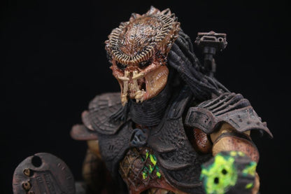 Figura Mcfarlane Toys City Hunter Predator Edición Battle Damage