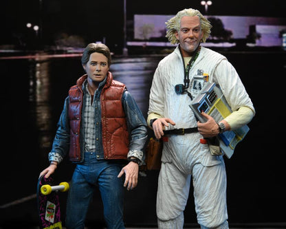 Figura NECA Volver al Futuro Doc Brown (Traje NBQ) Versión Ultimate