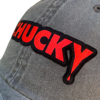 Gorra Chucky Logo Clásico Gris Tipo Deslavada