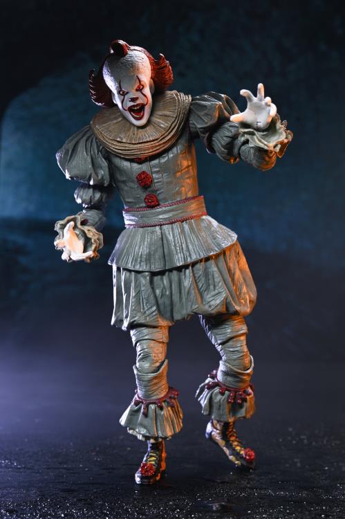 Figura NECA IT Welcome to Derry Pennywise Versión Ultimate