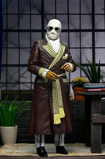 Figura NECA Universal Monsters The Invisible Man (Kemp House) Versión Ultimate