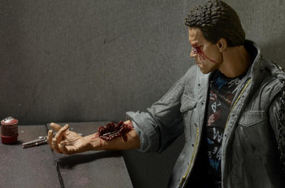 Figura NECA The Terminator T-800 (Tech Noir) Versión Ultimate