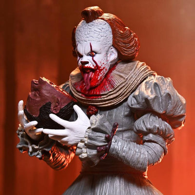 Figura NECA IT Welcome to Derry Pennywise Versión Ultimate