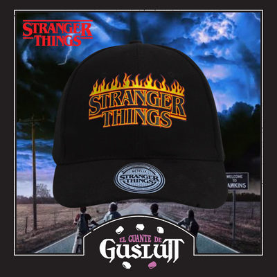 Gorra Stranger Things Logo en Llamas Negra