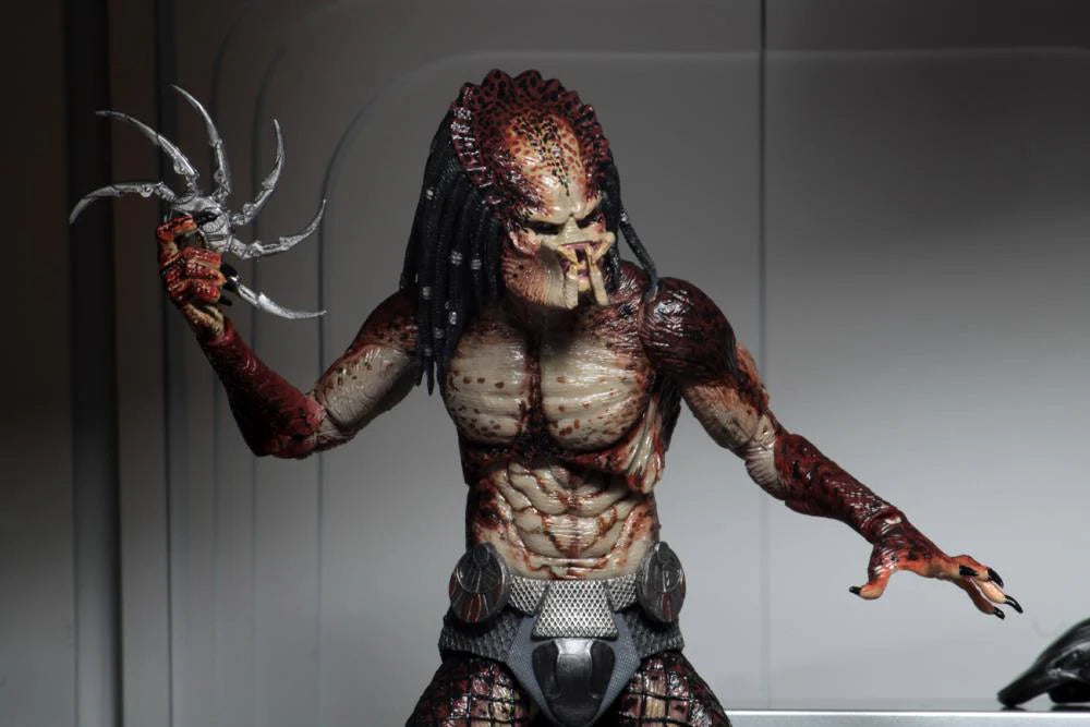Figura NECA Fugitive Lab Escape Predator Versión Ultimate