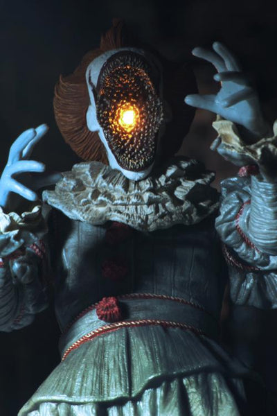 Figura NECA (2017) Pennywise The Dancing Clown Versión Ultimate