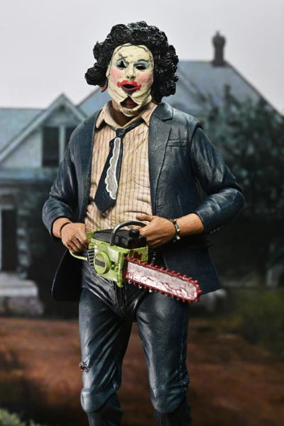 Figura NECA The Texas Chainsaw Massacre Pretty Woman Leatherface Edición 50 Aniversario Versión Ultimate