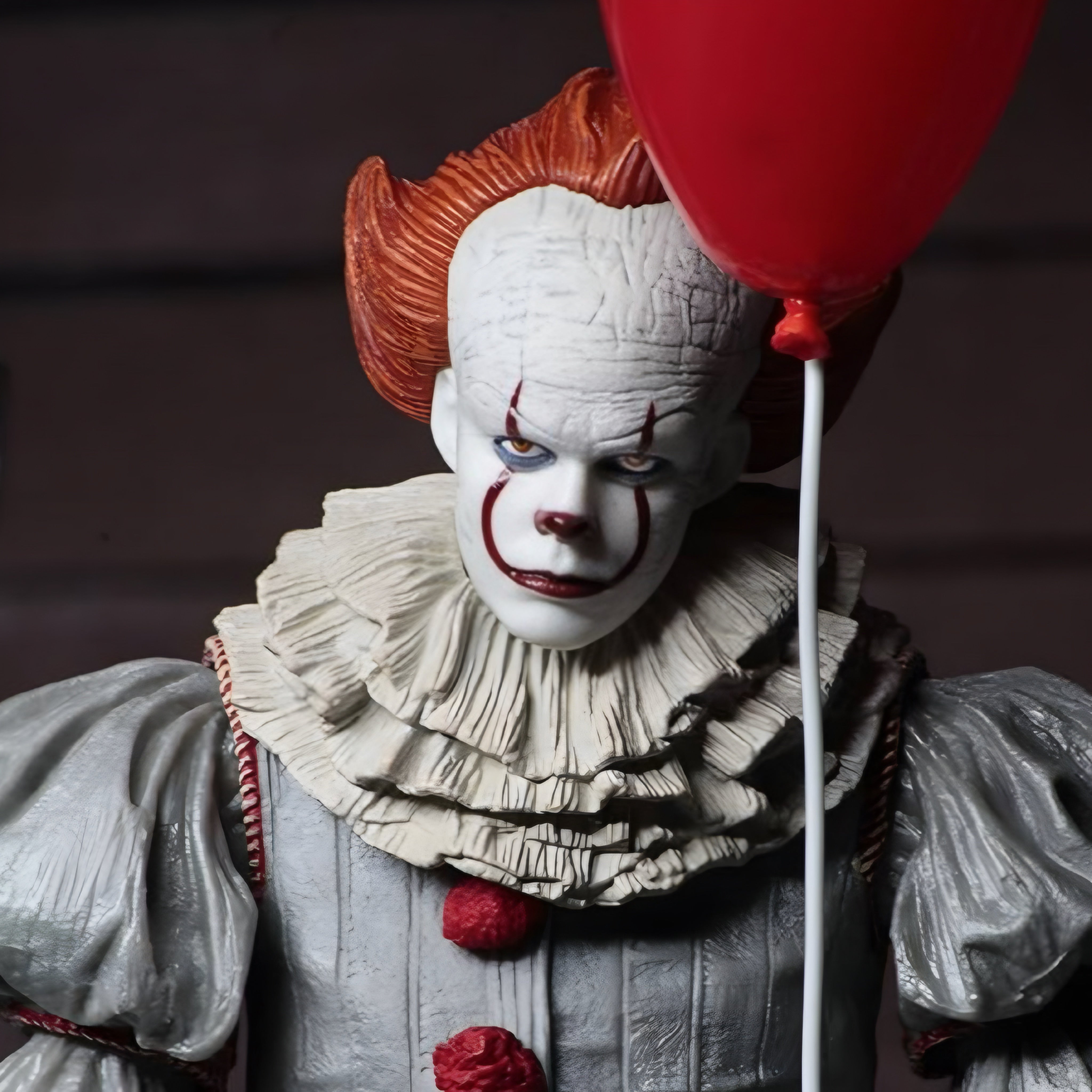 Figura NECA IT Pennywise (2017) Versión Ultimate