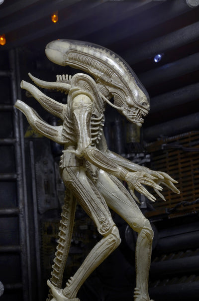 Figura NECA Alien Serie 7 Xenomorph Translucent Prototype Suit