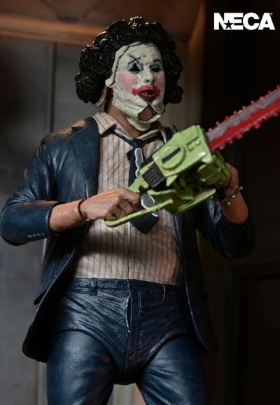 Figura NECA The Texas Chainsaw Massacre Pretty Woman Leatherface Edición 50 Aniversario Versión Ultimate