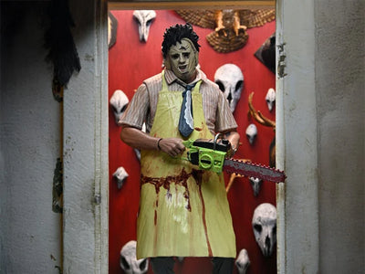 Figura NECA The Texas Chainsaw Massacre Leatherface Edición 50 Aniversario Versión Ultimate