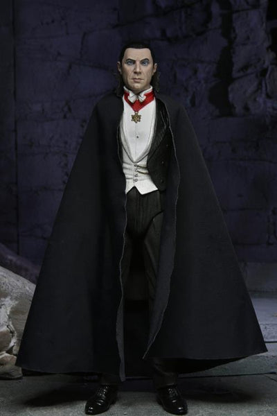 Figura NECA Universal Monsters Ultimate Dracula (Transylvania) Versión Ultimate
