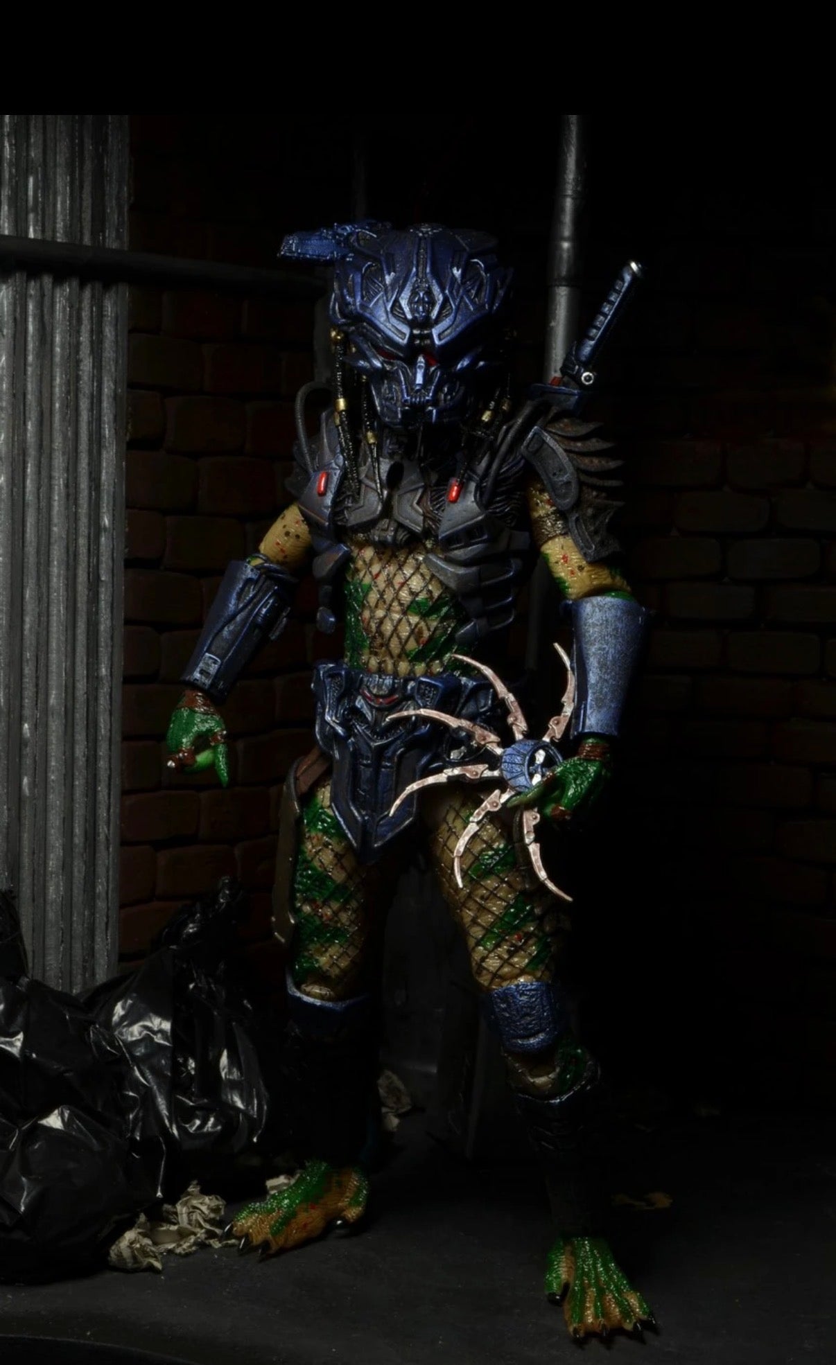 Figura NECA Predator Serie 11 Battle Armor Lost Predator