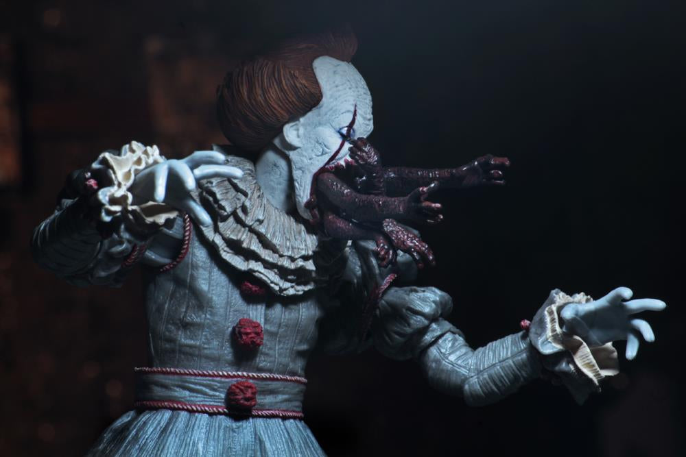 Figura NECA (2017) Pennywise The Dancing Clown Versión Ultimate