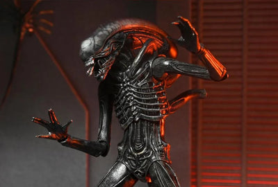 Figura NECA Alien Romulus Xenomorph XX121 Versión Ultimate