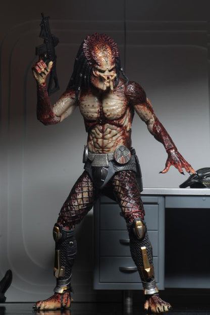 Figura NECA Fugitive Lab Escape Predator Versión Ultimate