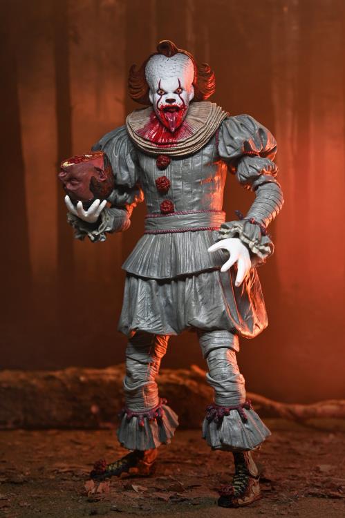 Figura NECA IT Welcome to Derry Pennywise Versión Ultimate