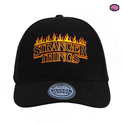 Gorra Stranger Things Logo en Llamas Negra