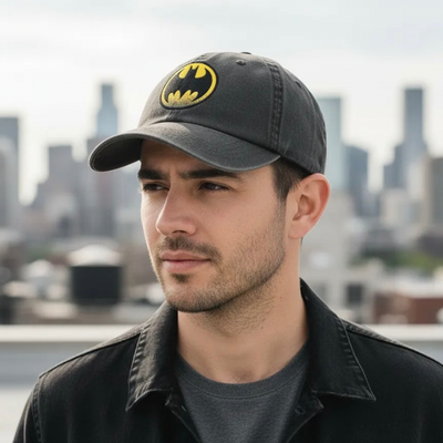 Gorra DC Comics Batman Batiseñal Gris Tipo Deslavada