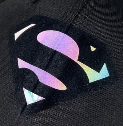 Gorra DC Comics Superman Logo Iridiscente Negra