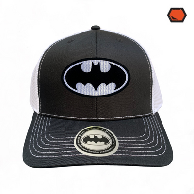 Gorra DC Comics Batman Black & White Logo Negra/Blanca Tipo Trucker Premium