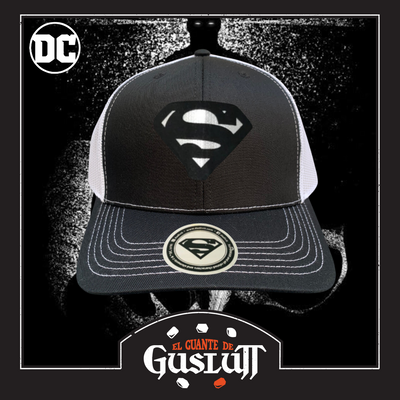 Gorra DC Comics Superman Black & White Negra/Blanca Tipo Trucker Premium