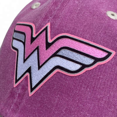 Gorra DC Comics Wonder Woman Logo Silver-Rose Uva/Beige Tipo Deslavada