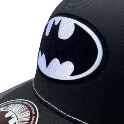 Gorra DC Comics Batman Black & White Logo Negra/Blanca Tipo Trucker Premium