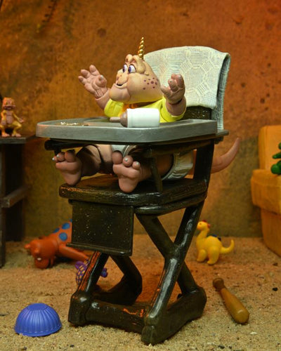 Figura NECA Dinosaurs Baby Sinclair Versión Ultimate