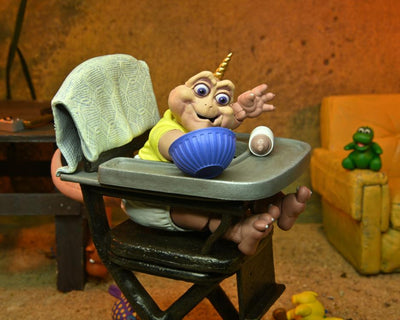 Figura NECA Dinosaurs Baby Sinclair Versión Ultimate