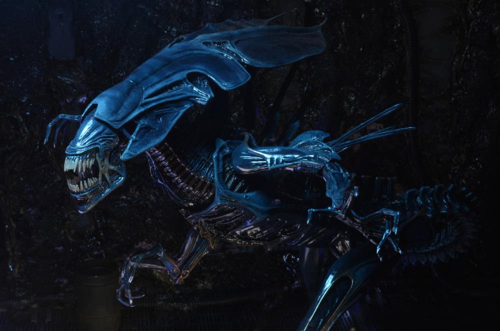 Figura NECA Aliens Xenomorph Queen Versión Ultra Deluxed
