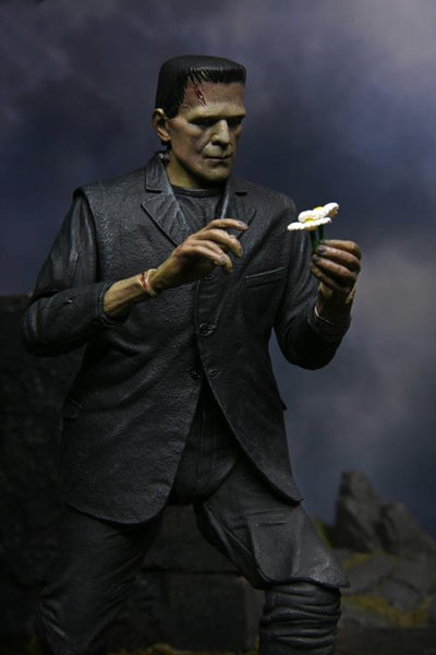 Figura NECA Universal Monsters Frankenstein Versión Ultimate