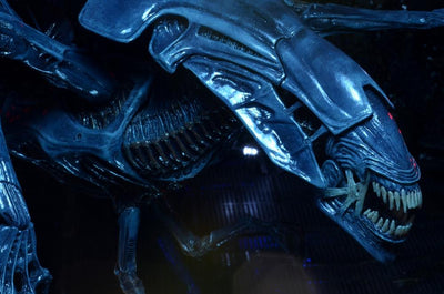 Figura NECA Aliens Xenomorph Queen Versión Ultra Deluxed