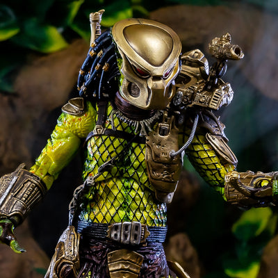 Figura NECA Predator Golden Angel Versión Ultimate