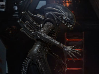 Figura Mezco Toyz Big Chap Alien Escala 1/12