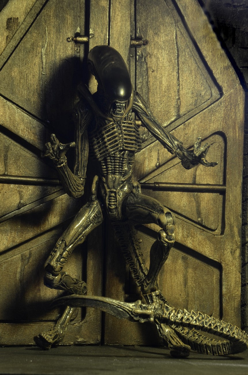 Figura NECA Alien 3 Serie 8 Dog Alien Versión Gris