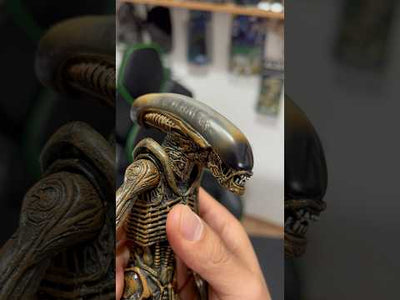 Figura NECA Dog Alien Versión Ultimate