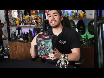 Figura NECA Ultimate Alpha Predator Edición Especial #100
