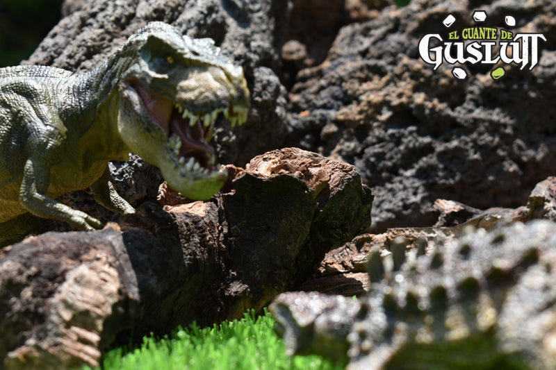 T-Rex Corriendo verde - El Guante de Guslutt