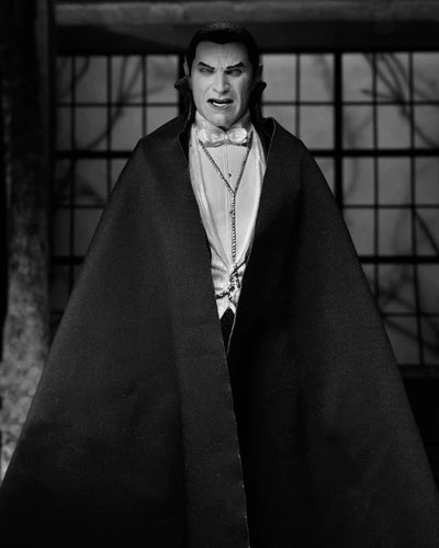 Figura NECA Universal Monsters Dracula Edición Blanco y Negro Versión Ultimate