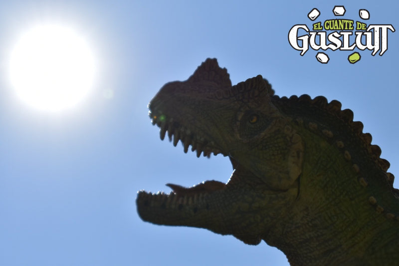 Papo Ceratosaurus - El Guante de Guslutt