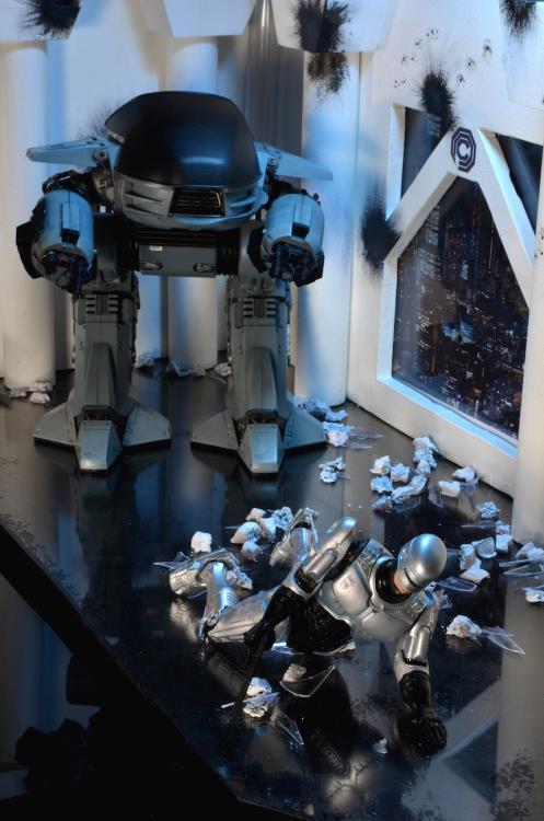 NECA RoboCop ED-209 10" Figure With Sound