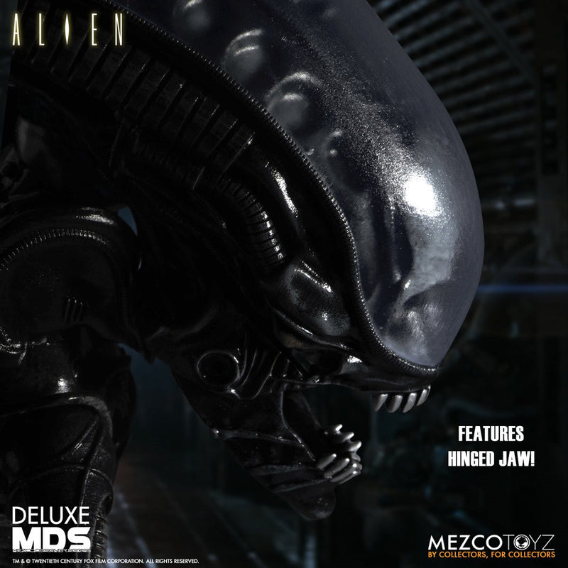 Mezco Toys Alien Deluxe 7 inch Action Figure